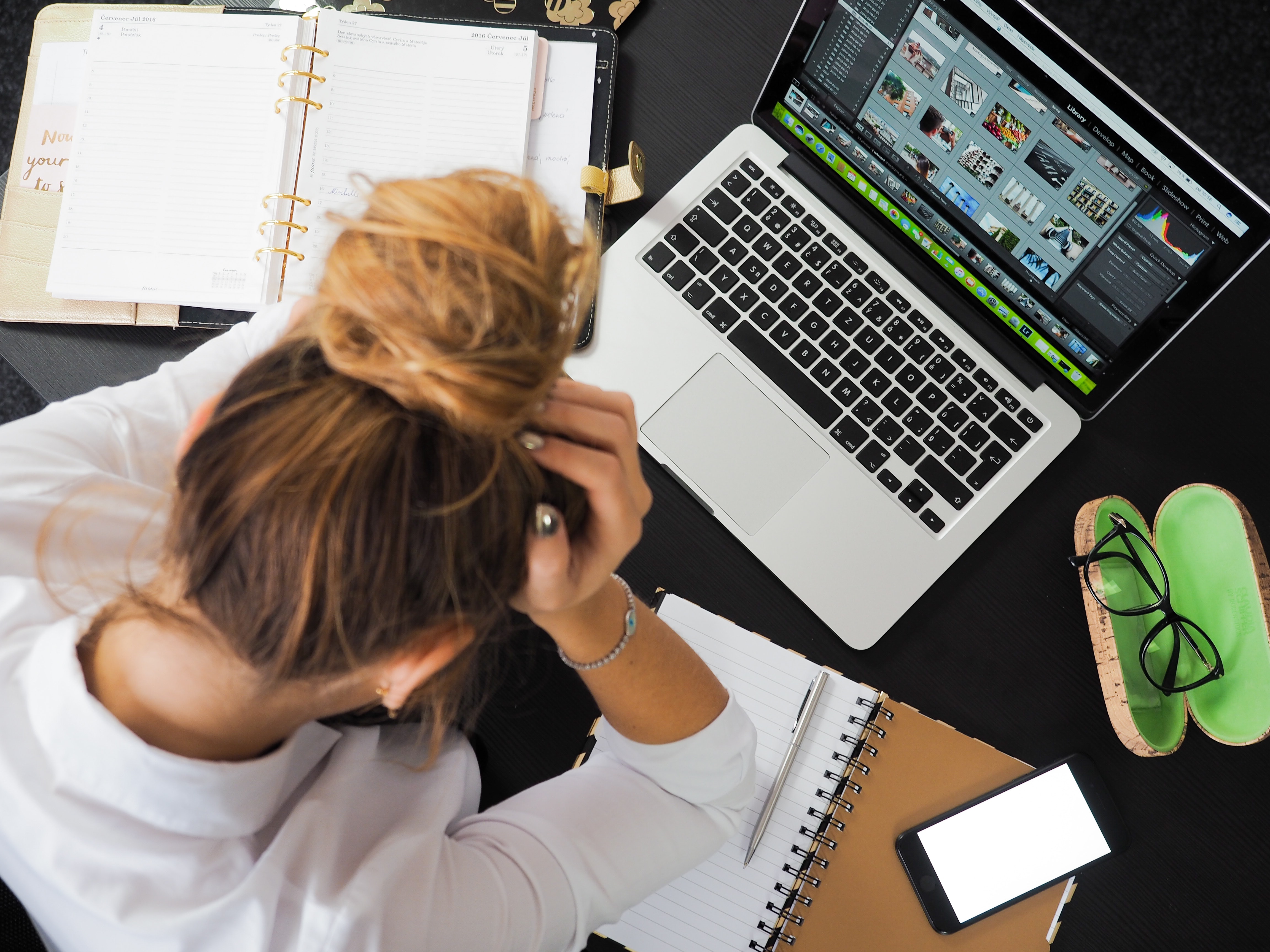 Employee experiencing burnout at work